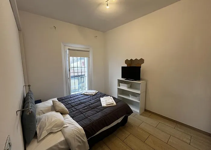 Easy 2 - A 2 Passi Dal Centro