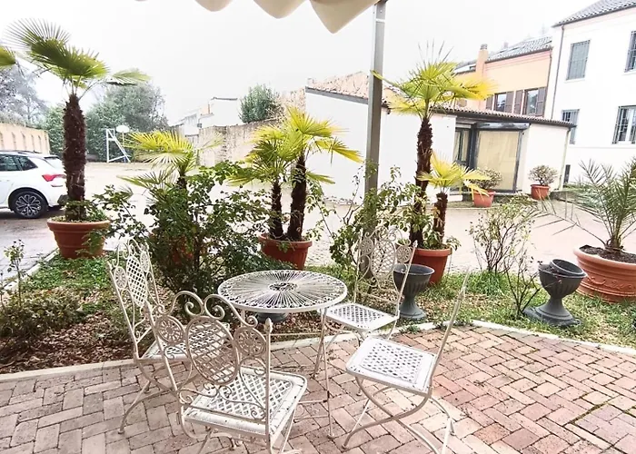 Easy 2 - A 2 Passi Dal Centro *